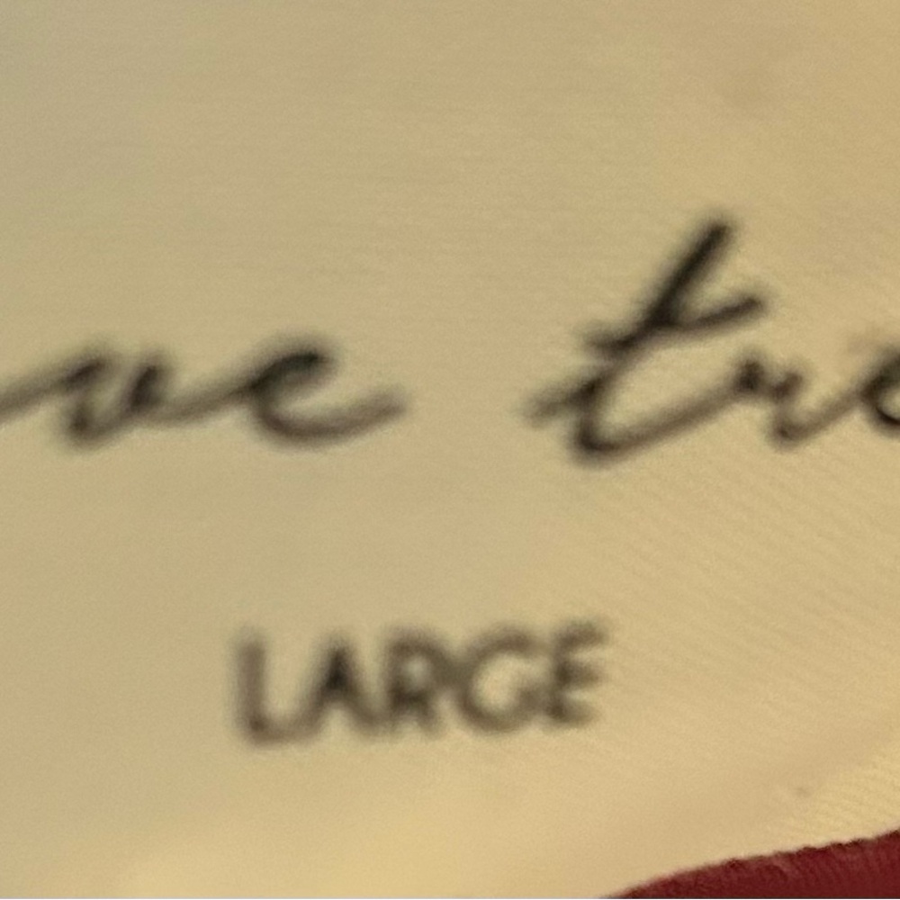 Love Tree - Plush Burgundy Faux Fur Vest. New Without Tags. Size L - Picture 4 of 4